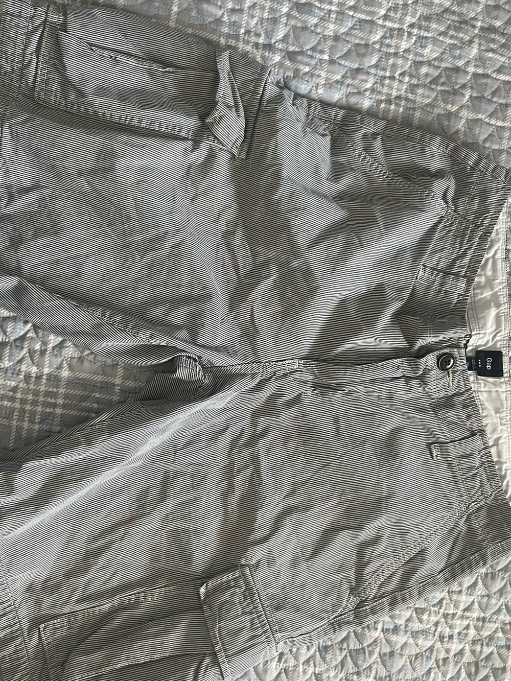 GAP Men's Gray Pinstripe Cargo Shorts